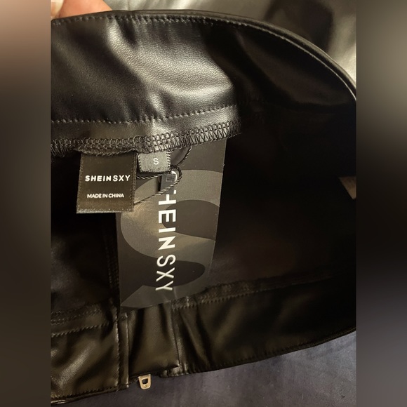 Shorts - Picture 2 of 3